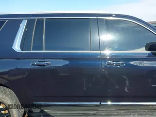 2022 GMC Yukon XL SLT with VIN 1GKS2GKDXNR134694, listed as a IAAI auction lot 41475723 with 52,579 mi miles. Bid and sale history available at carsss.com. Image 14.