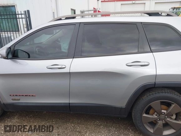 2016 Jeep Cherokee Latitude with VIN 1C4PJLCB5GW369955, listed as a IAAI auction lot 41297796 with 99,029 mi miles. Bid and sale history available at carsss.com. Image 15.