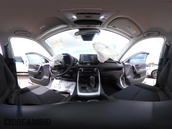 2021 Toyota RAV4 LE z VIN 2T3H1RFV8MW182801, wystawiony jako IAAI lot #42519435 z przebiegiem 44 932 mil mil oraz . Historia ofert i sprzedaży dostępna na DreamBid. Obrazek 18.