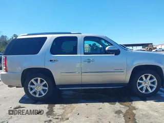 2010 GMC Yukon Denali z VIN 1GKUKEEFXAR208118, wystawiony jako IAAI lot #41618086 z przebiegiem 190 851 mil mil oraz . Historia ofert i sprzedaży dostępna na DreamBid. Obrazek 14.