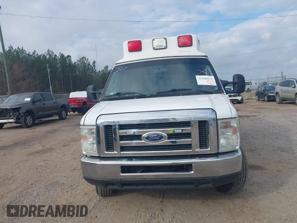 2014 Ford E-Series Commercial z VIN 1FDSS3EL8EDB07123, wystawiony jako IAAI lot #41388634 z przebiegiem 491 580 mil mil oraz . Historia ofert i sprzedaży dostępna na DreamBid. Obrazek 12.