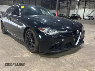 2017 Alfa Romeo Giulia z VIN ZARFAEBN9H7553834, wystawiony jako Copart lot #56595325 z przebiegiem 120 557 mil mil oraz Czysty tytuł • Clean title. Historia ofert i sprzedaży dostępna na DreamBid. Obrazek 1.