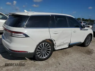 2020 Lincoln Aviator Reserve z VIN 5LM5J7WCXLGL10805, wystawiony jako Copart lot #56521375 z przebiegiem 53 729 mil mil oraz Szkoda całkowita • Salvage title. Historia ofert i sprzedaży dostępna na DreamBid. Obrazek 3.