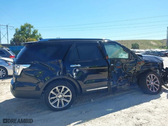 2016 Ford Explorer Limited with VIN 1FM5K8F82GGA47636, listed as a IAAI auction lot 41836387 with 182,609 mi miles. Bid and sale history available at carsss.com. Image 13.