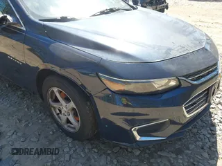 2016 Chevrolet Malibu LS z VIN 1G1ZB5ST3GF204541, wystawiony jako IAAI lot #41880728 z przebiegiem 192 872 mil mil oraz . Historia ofert i sprzedaży dostępna na DreamBid. Obrazek 6.
