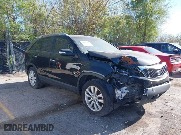 2011 Kia Sorento LX with VIN 5XYKT4A2XBG073333, listed as a IAAI auction lot 39936619 with Not Provided miles. Bid and sale history available at carsss.com. Image 1.