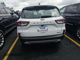 2020 Ford Escape S с VIN 1FMCU0F63LUB62520, выставлен на аукционе IAAI как лот 42726884 с пробегом 258 258 миль миль и . История ставок и продаж доступна на DreamBid. Изображение 3.