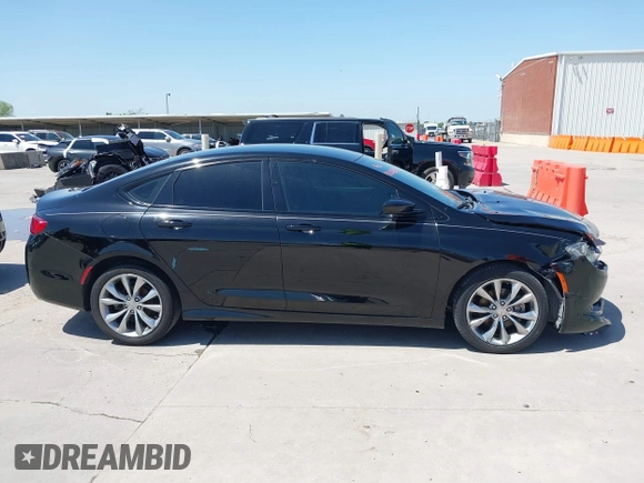 2015 Chrysler 200 S with VIN 1C3CCCBB0FN554918, listed as a IAAI auction lot 42008236 with 88,130 mi miles. Bid and sale history available at carsss.com. Image 13.