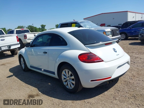 2018 Volkswagen Beetle S z VIN 3VWFD7AT4JM715004, wystawiony jako IAAI lot #41986453 z przebiegiem 76 130 mil mil oraz . Historia ofert i sprzedaży dostępna na DreamBid. Obrazek 14.