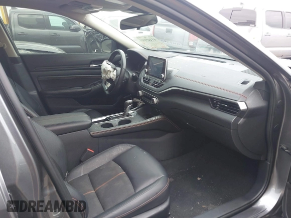 2022 Nissan Altima SR z VIN 1N4BL4CV7NN420272, wystawiony jako IAAI lot #41445103 z przebiegiem 48 685 mil mil oraz . Historia ofert i sprzedaży dostępna na DreamBid. Obrazek 5.