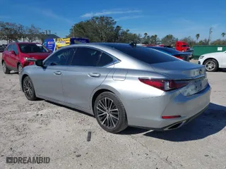 2022 Lexus ES with VIN 58ADZ1B18NU121477, listed as a IAAI auction lot 41434448 with 28,655 mi miles. Bid and sale history available at carsss.com. Image 3.