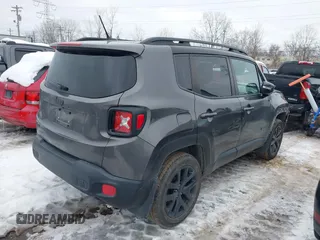 2016 Jeep Renegade Latitude with VIN ZACCJBBT7GPD59282, listed as a IAAI auction lot 41314758 with 137,369 mi miles. Bid and sale history available at carsss.com. Image 4.
