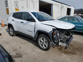 2025 Jeep Compass Sport with VIN 3C4NJDAN0ST519379, listed as a Copart auction lot 52678105 with 1,923 mi miles and Clean title. Bid and sale history available at DreamBid. Image 4.