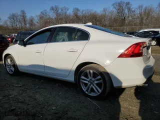 2013 Volvo S60 T5 Premier with VIN YV1612FS5D2211730, listed as a Copart auction lot 43998255 with 111,428 mi miles and Salvage Title. Bid and sale history available at carsss.com. Image 2.