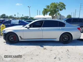 2016 BMW 7 Series 750i xDrive with VIN WBA7F2C52GG417733, listed as a IAAI auction lot 42040625 with 91,007 mi miles. Bid and sale history available at carsss.com. Image 15.