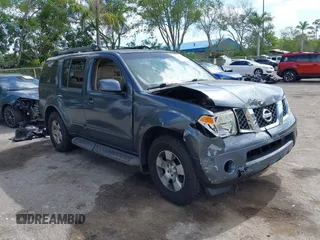 2006 Nissan Pathfinder SE z VIN 5N1AR18U66C646427, wystawiony jako IAAI lot #42149855 z przebiegiem 149 567 mil mil oraz . Historia ofert i sprzedaży dostępna na DreamBid. Obrazek 1.