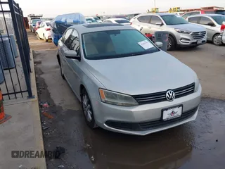 2011 Volkswagen Jetta SE with VIN 3VWDX7AJ3BM362656, listed as a IAAI auction lot 42362145 with 148,204 mi miles and . Bid and sale history available at DreamBid. Image 1.