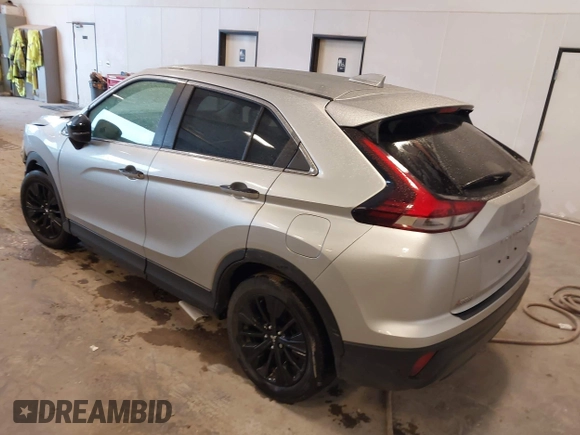 2022 Mitsubishi Eclipse Cross LE z VIN JA4ASVAA7NZ054234, wystawiony jako IAAI lot #42325344 z przebiegiem 36 118 mil mil oraz . Historia ofert i sprzedaży dostępna na DreamBid. Obrazek 3.