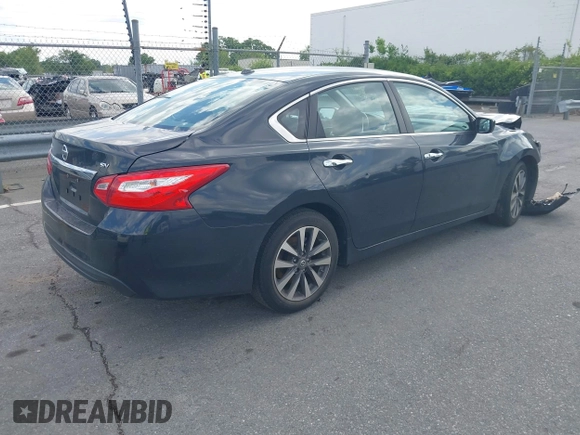2017 Nissan Altima SL z VIN 1N4AL3AP0HC112371, wystawiony jako IAAI lot #42185520 z przebiegiem 97 781 mil mil oraz . Historia ofert i sprzedaży dostępna na DreamBid. Obrazek 4.