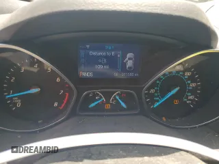 2013 Ford Escape SE z VIN 1FMCU0GX8DUD15126, wystawiony jako Copart lot #58539285 z przebiegiem 71 580 mil mil oraz Szkoda całkowita • Salvage title. Historia ofert i sprzedaży dostępna na DreamBid. Obrazek 9.