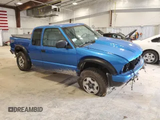 2001 Chevrolet S-10 LS with VIN 1GCCT19W418122235, listed as a Copart auction lot 50587305 with 212,072 mi miles and Non Repairable. Bid and sale history available at carsss.com. Image 4.