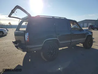 1998 Chevrolet Tahoe with VIN 1GNEK13R2WJ346738, listed as a Copart auction lot 82112764 with 135,422 mi miles and Salvage Title. Bid and sale history available at carsss.com. Image 3.