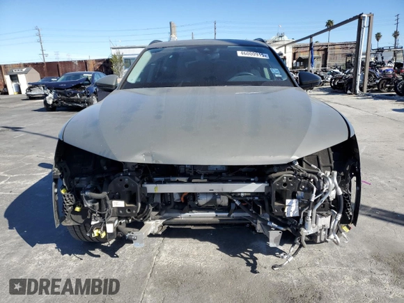 2024 Audi Q8 e-tron Premium z VIN WA14AAGE4RB012976, wystawiony jako Copart lot #46000915 z przebiegiem 42 333 mil mil oraz Szkoda całkowita • Salvage title. Historia ofert i sprzedaży dostępna na DreamBid. Obrazek 5.