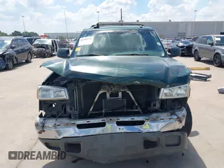 2003 Chevrolet Suburban LS with VIN 3GNEC16Z93G101439, listed as a IAAI auction lot 40360593 with 255,629 mi miles. Bid and sale history available at carsss.com. Image 13.