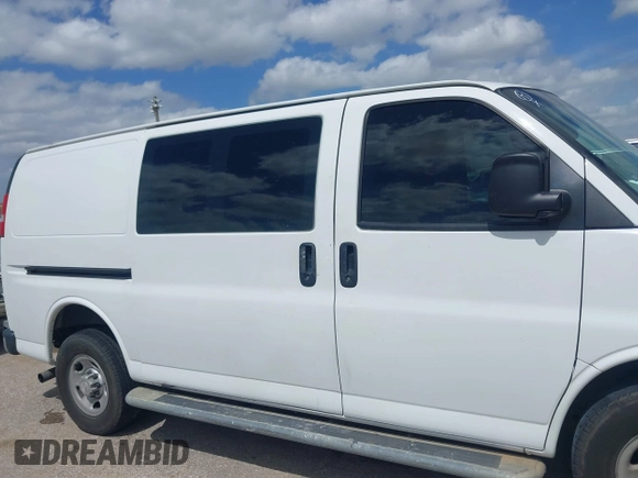2018 Chevrolet Express Cargo Van with VIN 1GCWGAFG8J1906084, listed as a IAAI auction lot 41814922 with 162,977 mi miles. Bid and sale history available at carsss.com. Image 13.