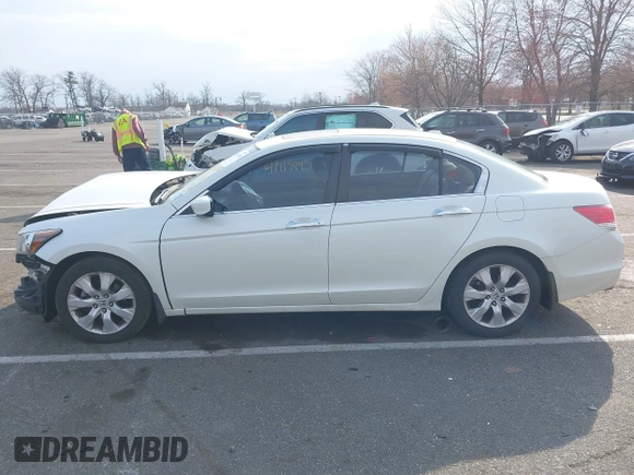 2008 Honda Accord EX-L z VIN 1HGCP36878A025590, wystawiony jako IAAI lot #41913895 z przebiegiem 78 957 mil mil oraz . Historia ofert i sprzedaży dostępna na DreamBid. Obrazek 14.