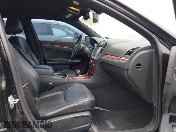 2013 Chrysler 300 z VIN 2C3CCAAG4DH508161, wystawiony jako IAAI lot #42137024 z przebiegiem 198 728 mil mil oraz . Historia ofert i sprzedaży dostępna na DreamBid. Obrazek 5.