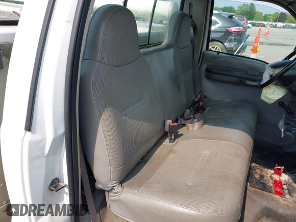 2001 Ford F-350 XL с VIN 1FDSF34FX1ED78415, выставлен на аукционе IAAI как лот 42440102 с пробегом Не указан миль и . История ставок и продаж доступна на DreamBid. Изображение 8.