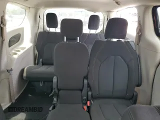 2017 Chrysler Pacifica Touring with VIN 2C4RC1DG1HR509799, listed as a Copart auction lot 55538915 with 165,929 mi miles and Clean Title. Bid and sale history available at DreamBid. Image 10.