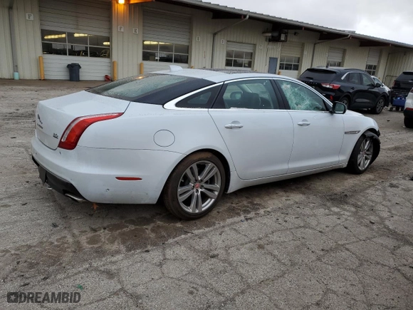 2016 Jaguar XJ with VIN SAJWJ2GD2G8V92848, listed as a Copart auction lot 41614745 with NaN miles and Salvage Title. Bid and sale history available at carsss.com. Image 3.