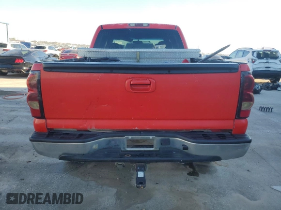 2002 Chevrolet Silverado 1500HD LS z VIN 1GCGC13UX2F138607, wystawiony jako Copart lot #73236024 z przebiegiem 279 112 mil mil oraz Szkoda całkowita • Salvage title. Historia ofert i sprzedaży dostępna na DreamBid. Obrazek 6.