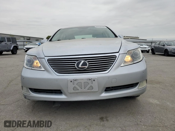 2007 Lexus LS 460 L z VIN JTHGL46F775001036, wystawiony jako Copart lot #53538495 z przebiegiem 133 138 mil mil oraz Szkody całkowita. Historia ofert i sprzedaży dostępna na DreamBid. Obrazek 5.