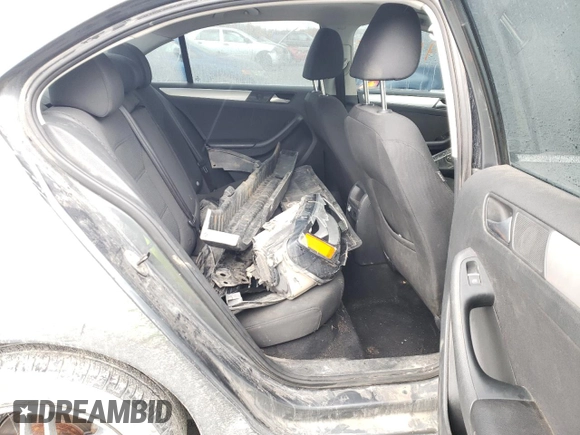 2013 Volkswagen Jetta Comfortline с VIN 3VWDL7AJ9DM426147, выставлен на аукционе Copart как лот 74591264 с пробегом 265 457 миль миль и Списание • Salvage title. История ставок и продаж доступна на DreamBid. Изображение 10.