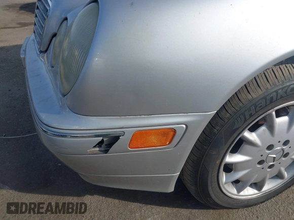 2002 Mercedes-Benz E-Class with VIN WDBJF65J72B485024, listed as a IAAI auction lot 41433088 with 100,100 mi miles. Bid and sale history available at carsss.com. Image 6.