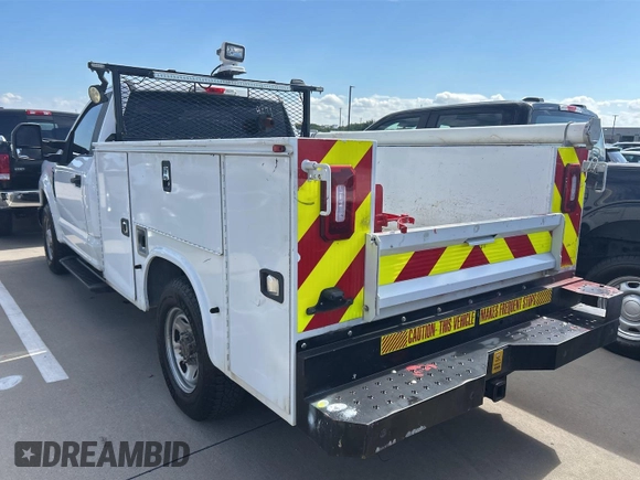 2019 Ford F-250 XL with VIN 1FDBF2A62KEE59702, listed as a IAAI auction lot 42767178 with 120,172 mi miles and . Bid and sale history available at DreamBid. Image 1.