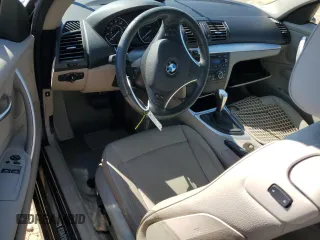 2011 BMW 1 Series 128i z VIN WBAUP9C52BVL90000, wystawiony jako Copart lot #48722805 z przebiegiem Nie podano mil oraz Szkody całkowita. Historia ofert i sprzedaży dostępna na DreamBid. Obrazek 8.