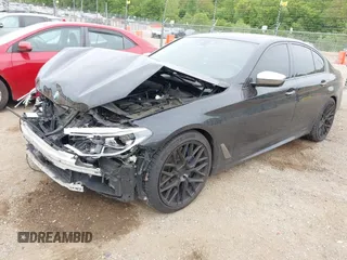2018 BMW 5 Series M550i xDrive с VIN WBAJB9C53JB286746, выставлен на аукционе IAAI как лот 42303002 с пробегом 81 039 миль миль и . История ставок и продаж доступна на DreamBid. Изображение 2.