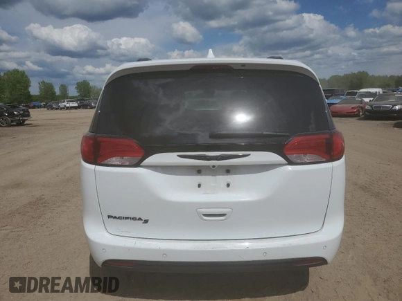 2018 Chrysler Pacifica Touring L Plus z VIN 2C4RC1EG9JR204331, wystawiony jako Copart lot #58386705 z przebiegiem 82 885 mil mil oraz Tytuł czysty. Historia ofert i sprzedaży dostępna na DreamBid. Obrazek 6.