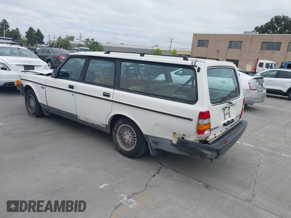 1991 Volvo 240 с VIN YV1AA885XM1897225, выставлен на аукционе IAAI как лот 42018402 с пробегом 158 448 миль миль и . История ставок и продаж доступна на DreamBid. Изображение 3.