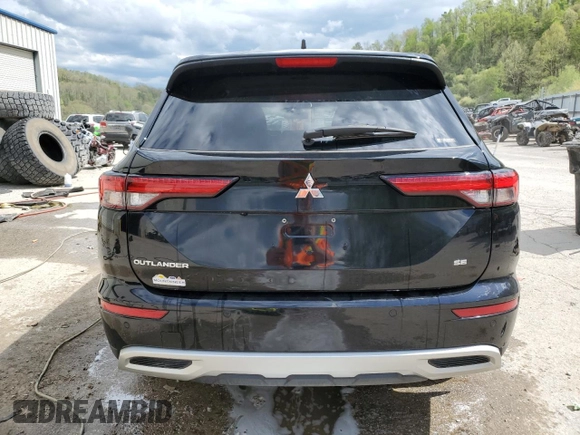 2023 Mitsubishi Outlander SE z VIN JA4J4UA82PZ051018, wystawiony jako Copart lot #47072425 z przebiegiem 20 974 mil mil oraz Szkoda całkowita • Salvage title. Historia ofert i sprzedaży dostępna na DreamBid. Obrazek 6.