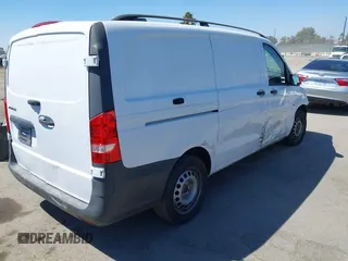 2016 Mercedes-Benz Metris Cargo z VIN WD3PG2EA9G3085608, wystawiony jako IAAI lot #40218115 z przebiegiem 134 553 mil mil oraz . Historia ofert i sprzedaży dostępna na DreamBid. Obrazek 4.
