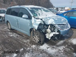 2017 Toyota Sienna LE with VIN 5TDJZ3DC5HS158746, listed as a IAAI auction lot 41343900 with 79,019 mi miles. Bid and sale history available at carsss.com. Image 1.