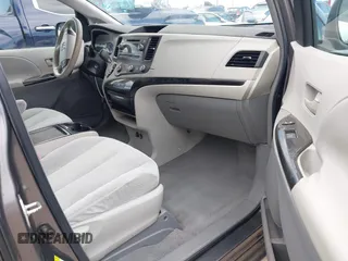 2011 Toyota Sienna LE AAS with VIN 5TDKK3DC8BS073125, listed as a IAAI auction lot 42018649 with 199,595 mi miles. Bid and sale history available at carsss.com. Image 5.