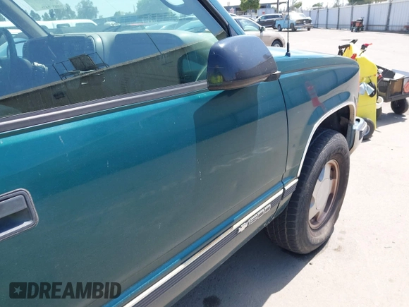 1997 Chevrolet Silverado 1500 with VIN 2GCEK19R0V1222296, listed as a IAAI auction lot 42195350 with 358,885 mi miles and . Bid and sale history available at DreamBid. Image 13.