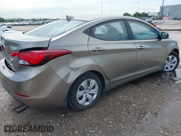 2016 Hyundai Elantra SE z VIN 5NPDH4AEXGH797608, wystawiony jako IAAI lot #42432065 z przebiegiem 139 861 mil mil oraz . Historia ofert i sprzedaży dostępna na DreamBid. Obrazek 4.