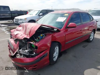 2005 Hyundai Elantra GLS z VIN KMHDN56D95U140327, wystawiony jako IAAI lot #42349707 z przebiegiem 145 621 mil mil oraz . Historia ofert i sprzedaży dostępna na DreamBid. Obrazek 2.
